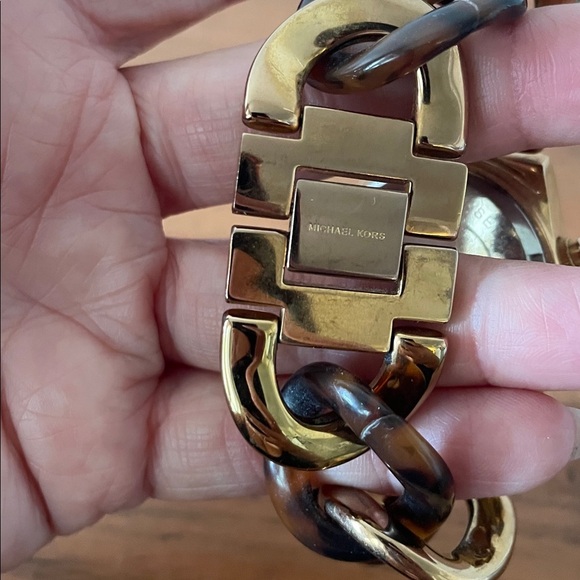 Michael Kors Women’s Brown Chain-Link Watch Small Wrist - Picture 3 of 4